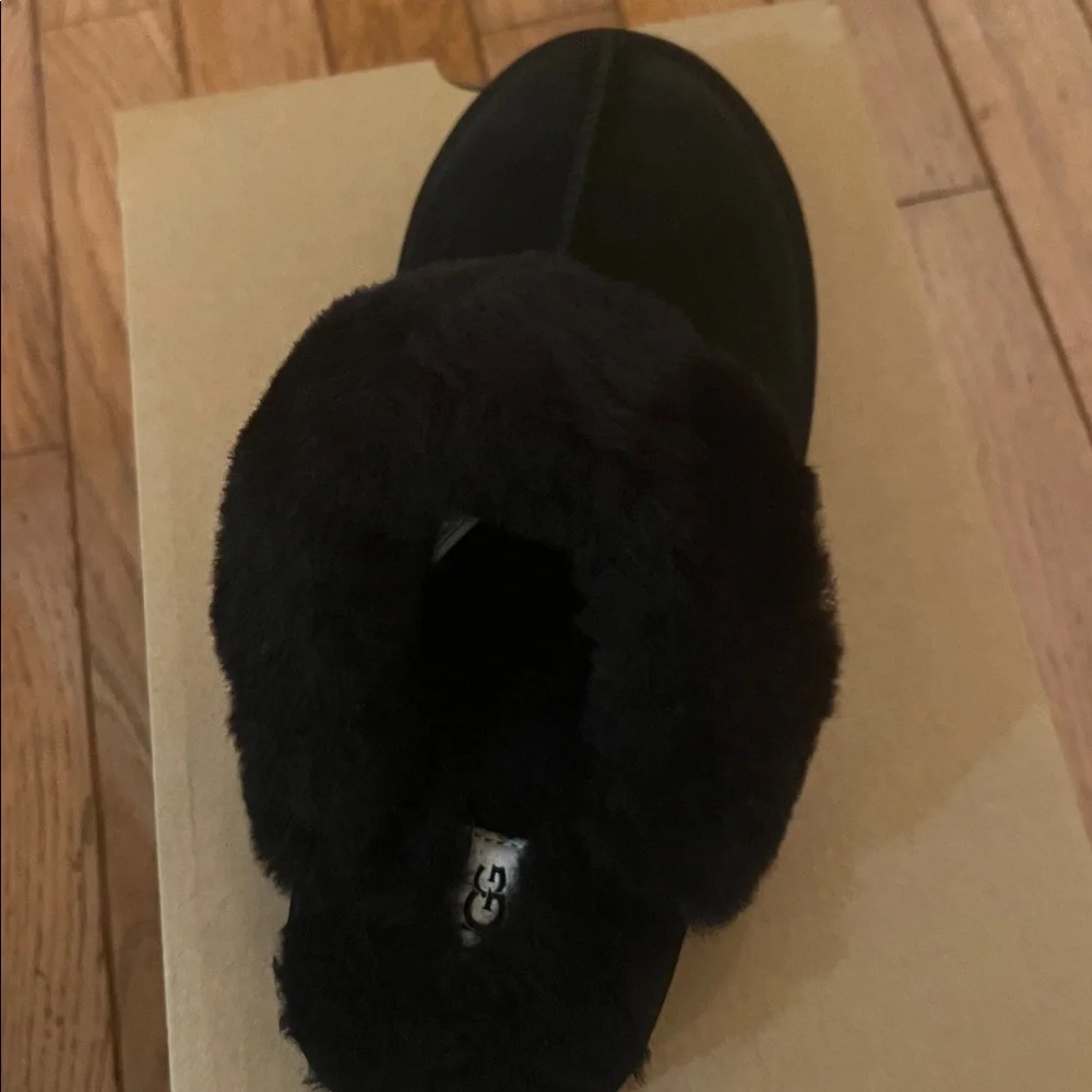 UGG® big kids Cozy Il Scuff Slipper